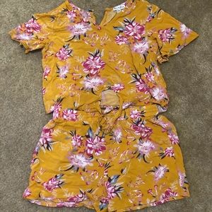 Girls two piece short set. Excellent condition!